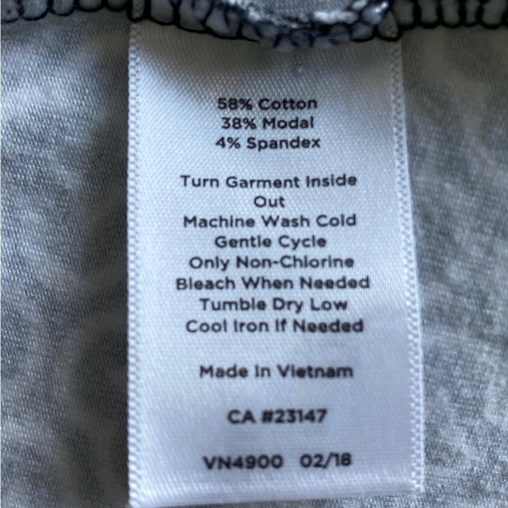 Talbots Black and White Geometric Print‎ Keyhole Neckline Tie Front Size Small - Picture 8 of 10